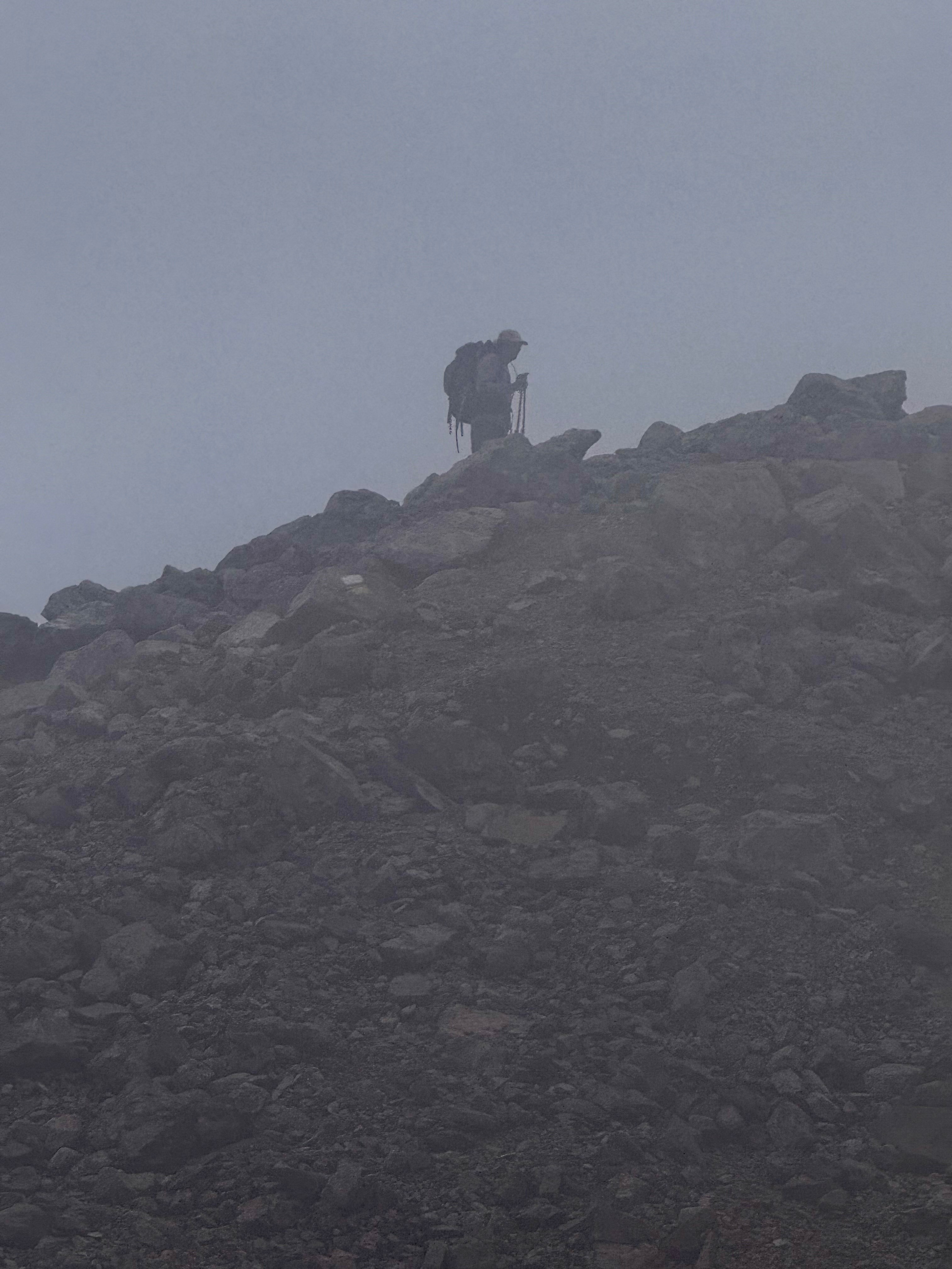 Silhouette d'un randonneur Silhouette d'un randonneur