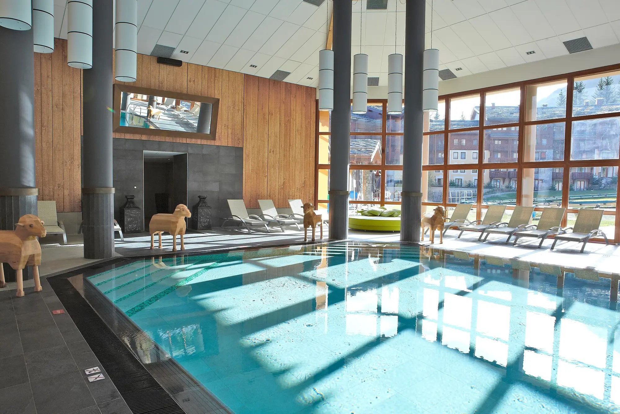 Piscine au Club Med Alpes Françaises Valmorel, France undefined