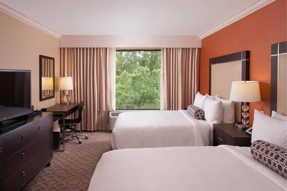 Chambre Queen au Delta Orlando Lake Buena Vista