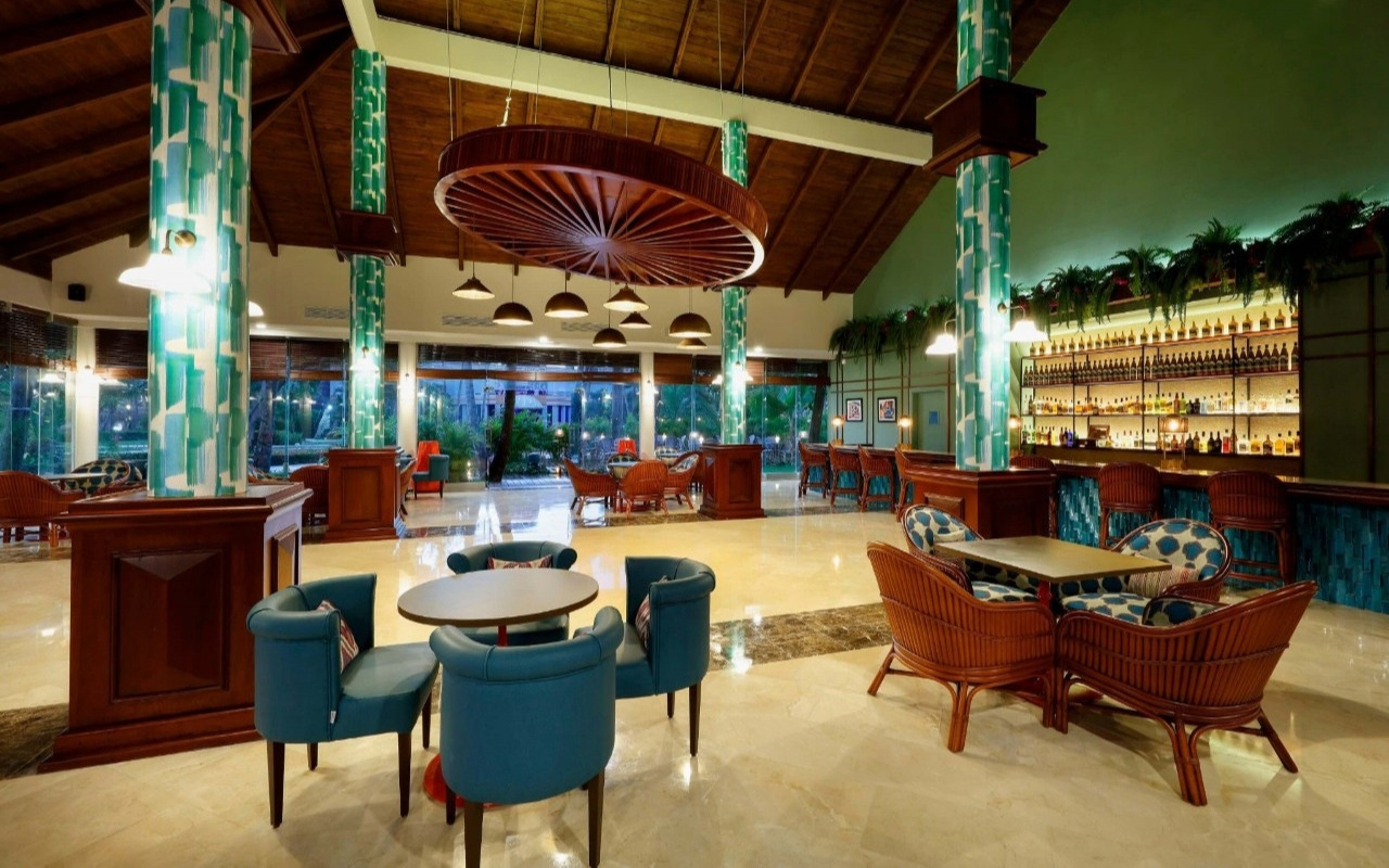 Lobby bar