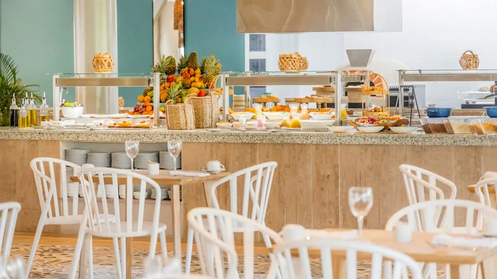 Une restaurant au Grand Sirenis San Andres Colombie avec Voyages Aqua Terra