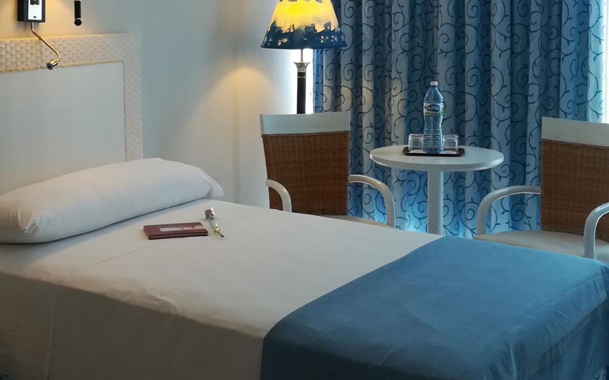 Solo collection room