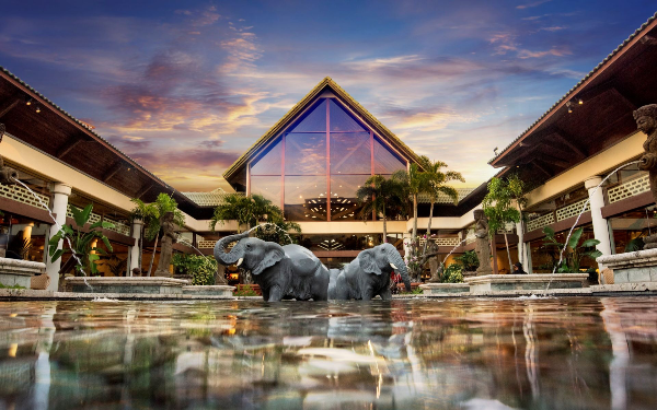 Universal's Loews Royal Pacific Resort Universal's Loews Royal Pacific Resort