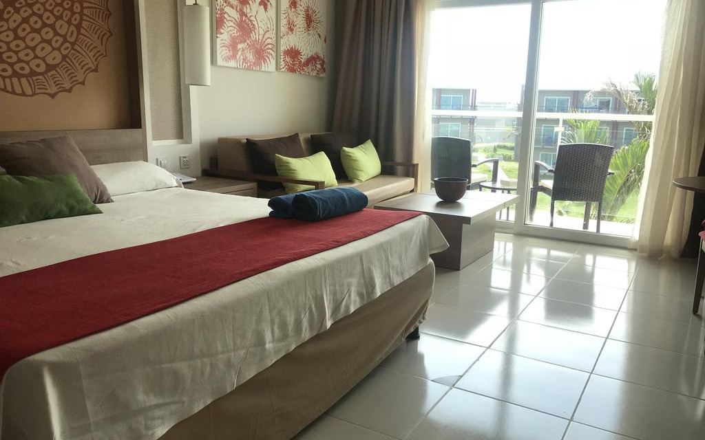 Chambre supérieure vue jardin king