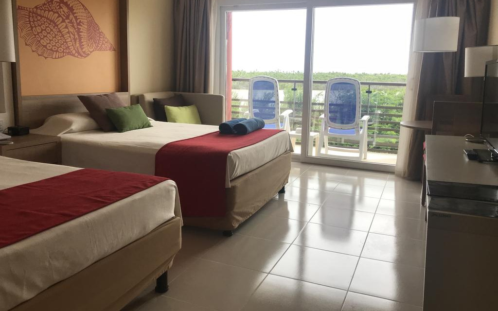 Chambre twin vue sur le lac