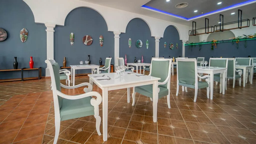 Une salle a manger au Resonance Blu Varadero Cuba avec Voyages Aqua Terra